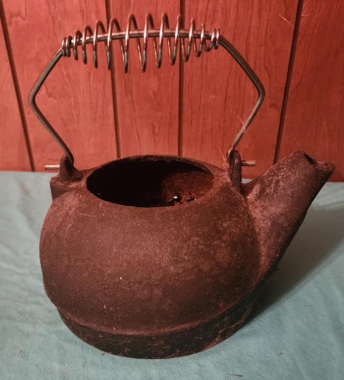 Cast iron tea kettle - no lid