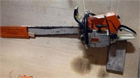 Stihl 066 chainsaw with 2 extra chains