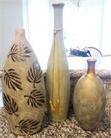 D - LOT OF 3 DECOR VASES (K11)