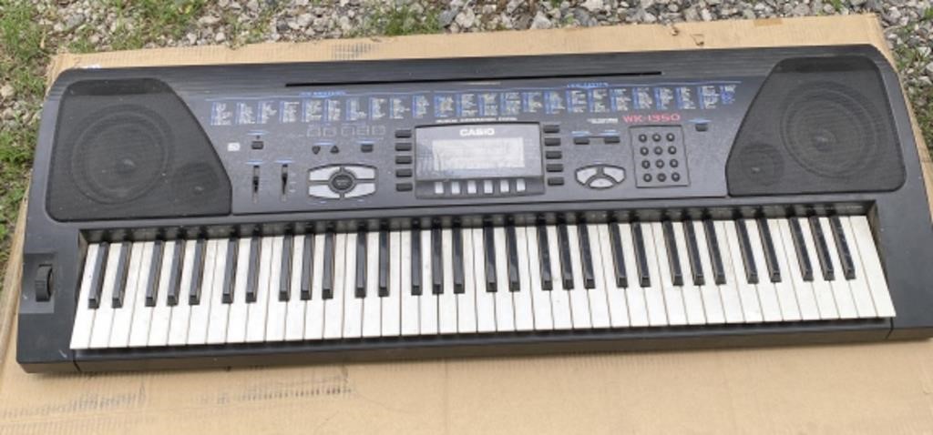 Casio WK-1350 keyboard
