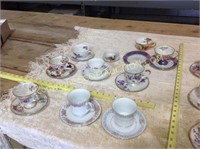 10. Colectable decorative cup and saucer sets, o