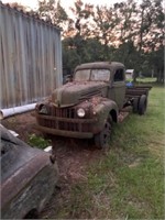 1940'S FORD 1 TON FLATBED TRUCK