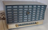 Vintage RCA Tabletop Radio