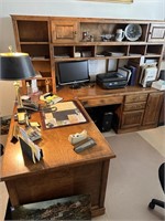 VERY LARGE L SHAPED DESK (BRING MOVER)