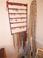 ASSORTED JEWELRY