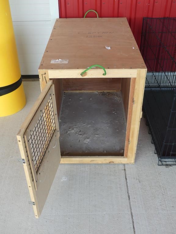 23.5" X 39.5" X 29.5" DOG CRATE