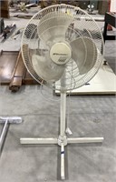 Windmeere 3-speed oscillating floor fan-45in