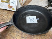 NO. 7 CAST IRON PAN
