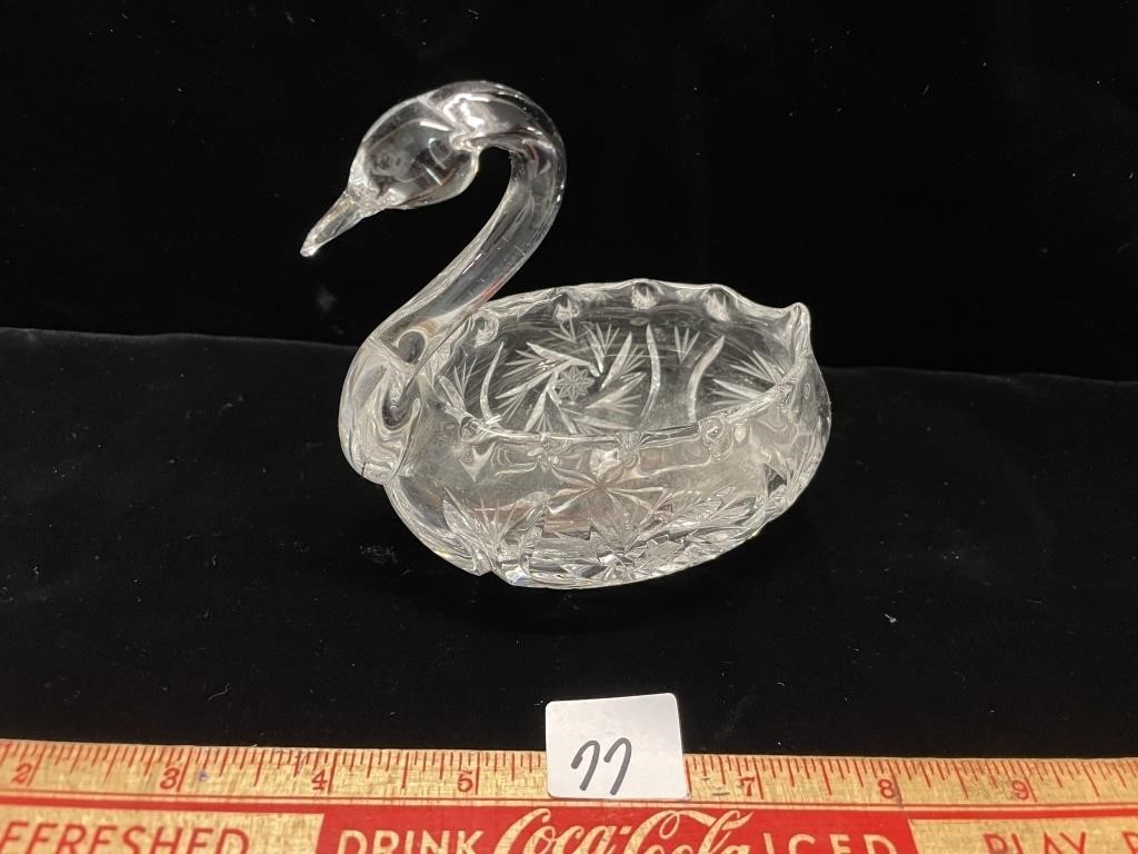 UNIQUE CRYSTAL PINWHEEL SWAN DISH