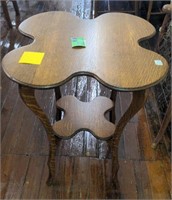 Clover leaf pattern end table approximately
