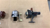 8 fishing reels Eagle claw, zebco, vintage