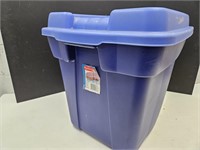 Rubbermaid 22  Gal Storage Tote