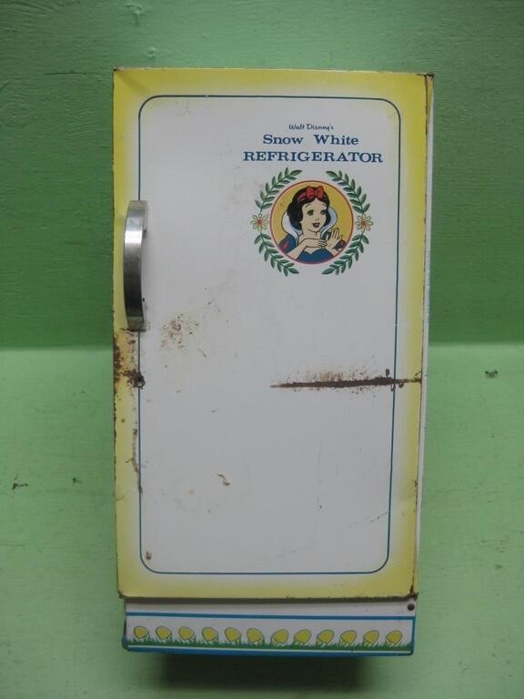 7.5 X 6.5 X 15 Vintage Snow White Refrigerator
