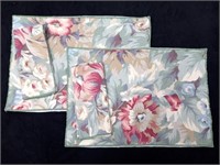 Two place mats and napkins floral green