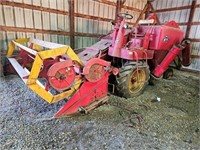 Massey Ferguson 72 combine. Serial # 940057Z1.