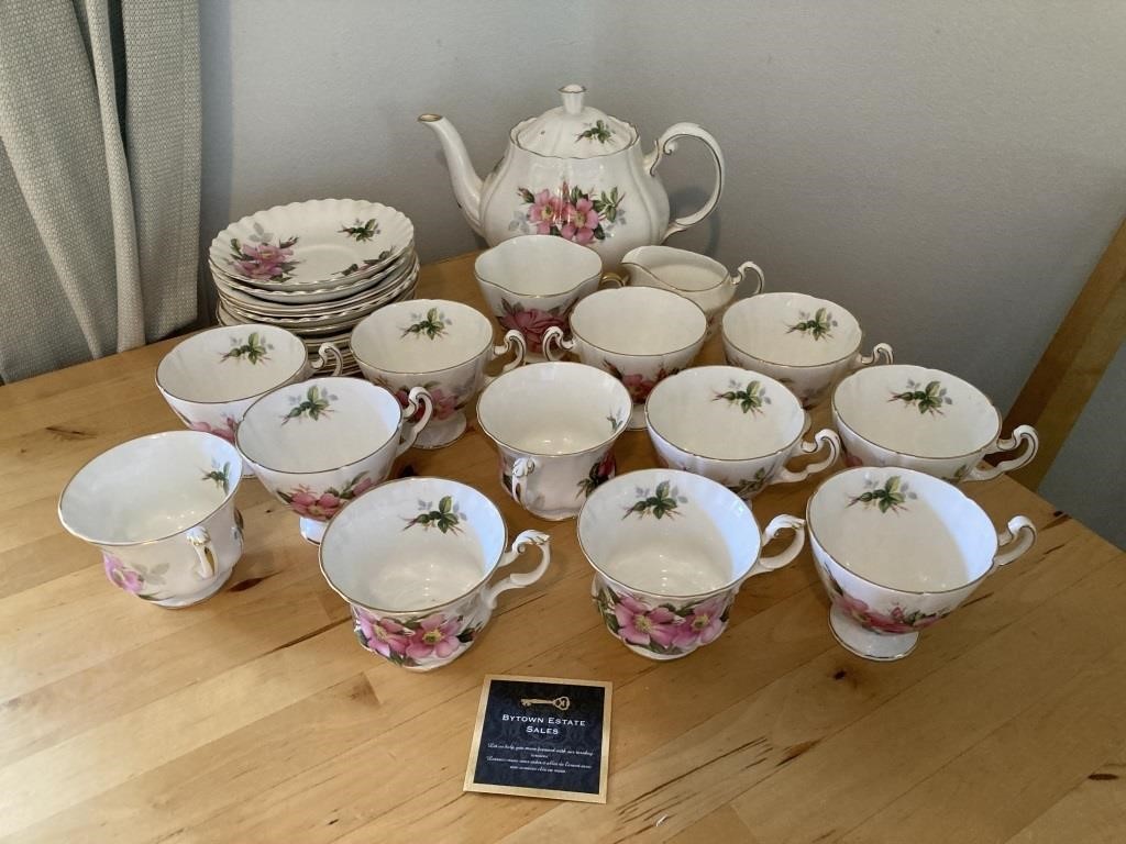 Royal Adderly Prairie Rose Fine Bone China Tea Set