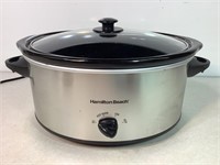 Hamilton Beach Crockpot, 7.5in Tall X 17in Wide