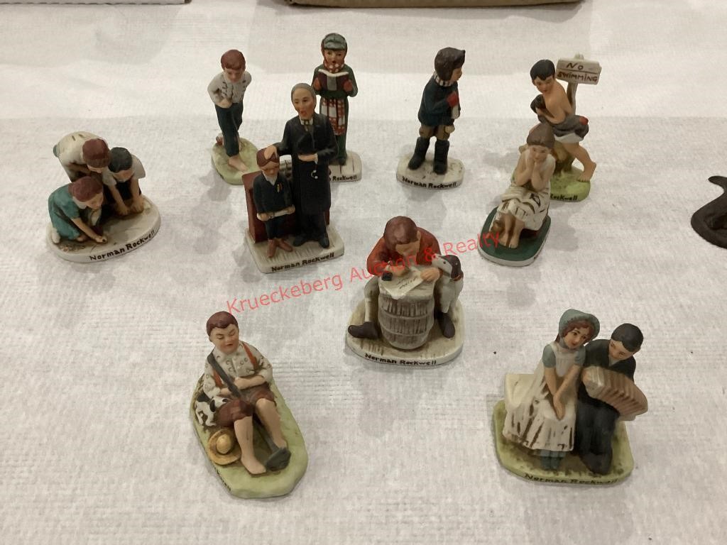 10 Norman Rockwell Figurines
