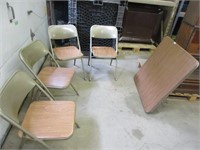 Card table w/ 4 chairs -32"