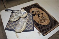 Ladies sz 10 golf shoes Disney Mickey golf towel