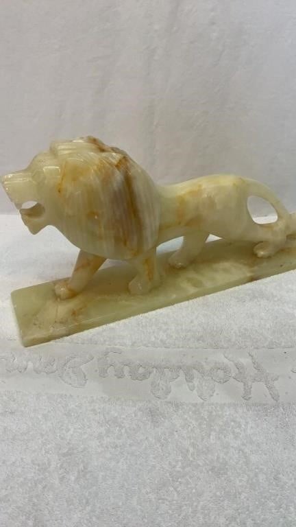 Solid onyx lion