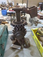 1920'S DREDNAUT SCREW JACK