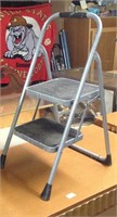 Foldable step ladder