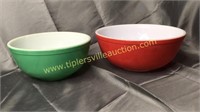 Green and red Pyrex mixing bowls- green has chip