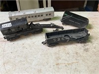Assorted Lionel train pieces