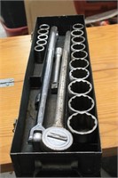 Large socket sets and ratchet