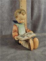 " BOOKWORM" GOEBEL MJ HUMMEL FIGURINE 5.5"