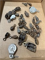 Various small pulleys