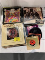 GROUP OF VINYL RECORD ALBUMS