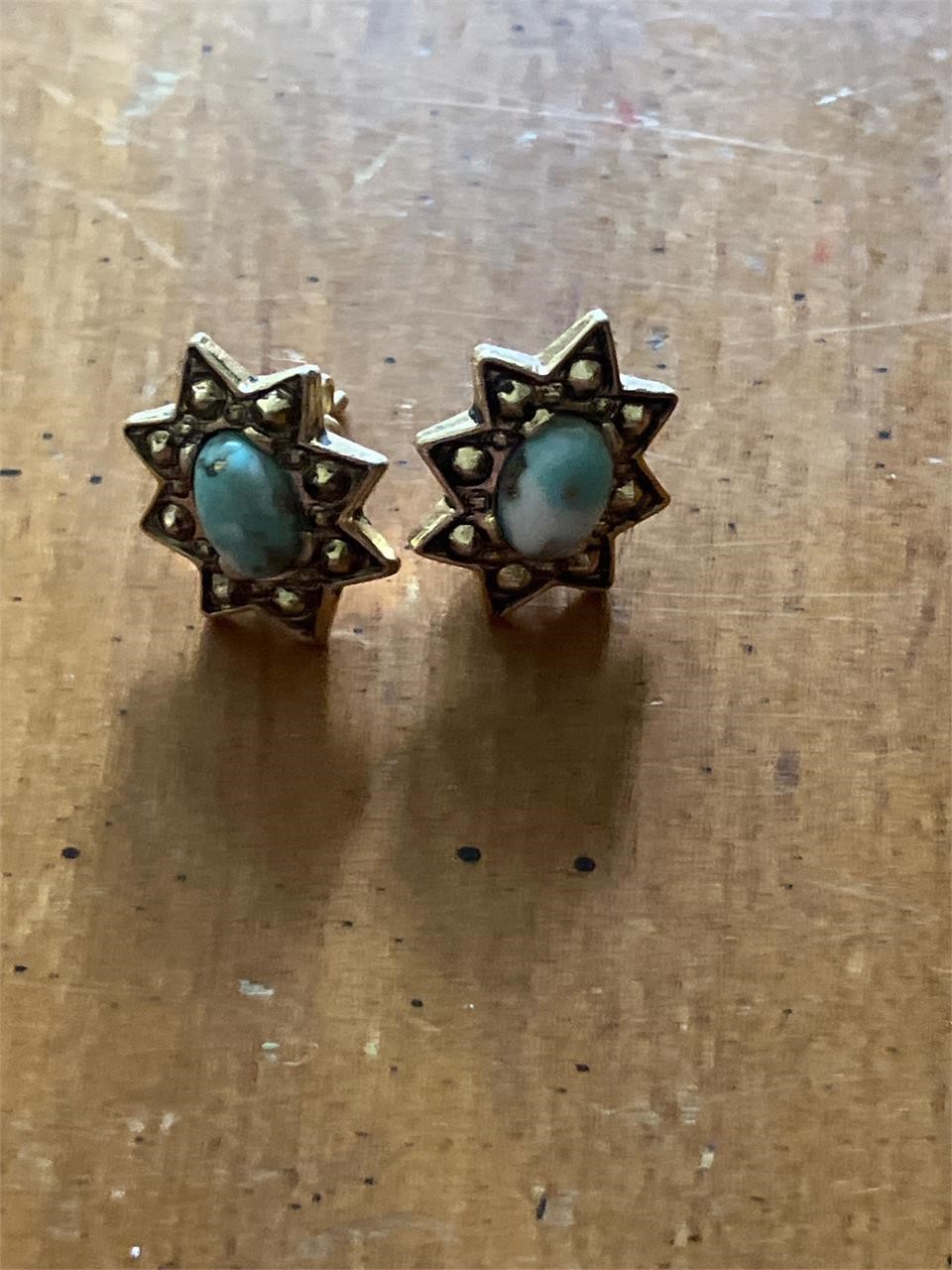 Vintage pair of earring studs