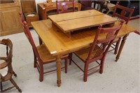 Country Table & 4 Chairs w/2 Extra Leaves