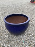 One large ceramic pot