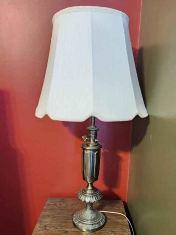 Gorgeous Vintage Metal Lamp