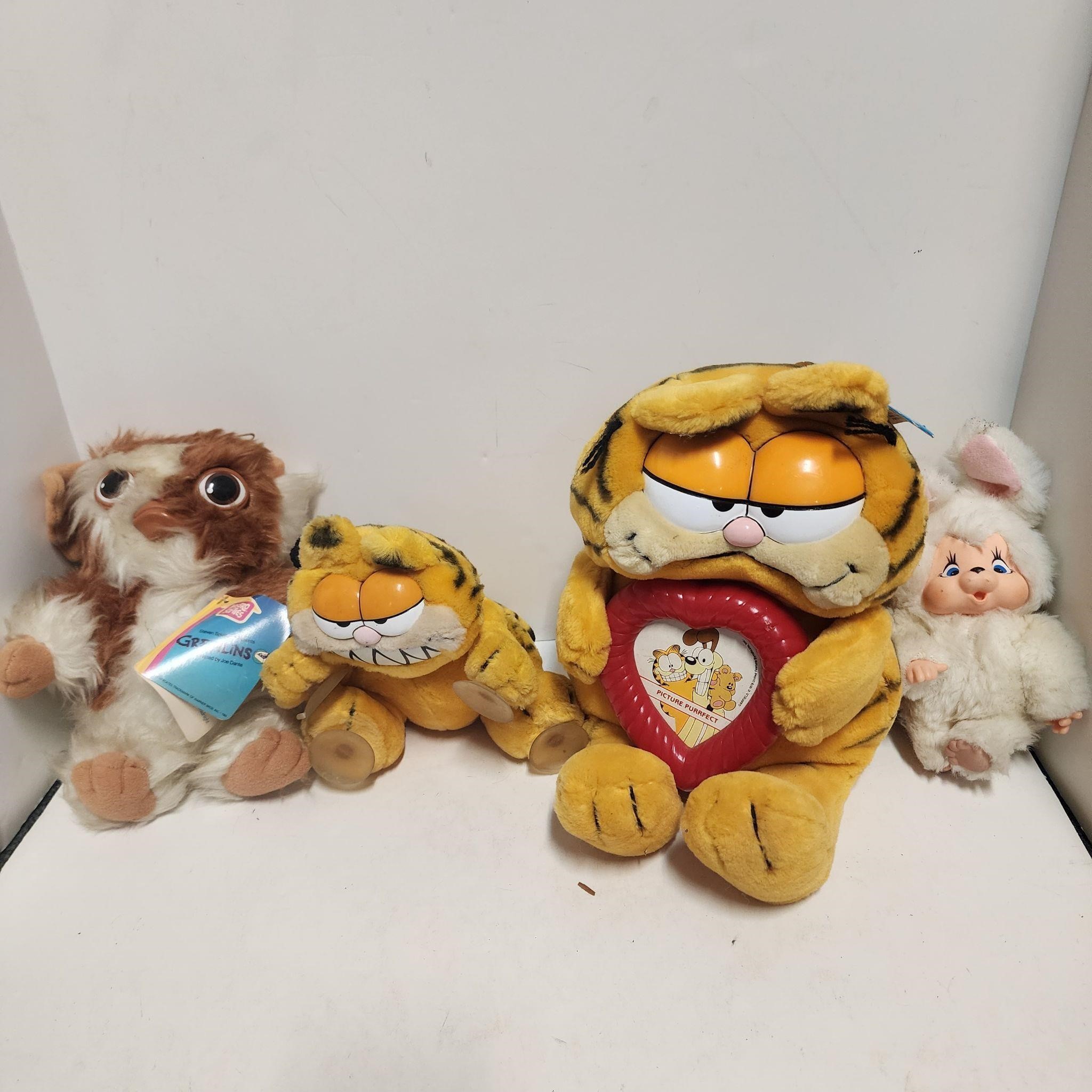 Vintage Stuffed Garfield's and more