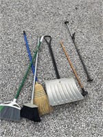 Broom shovel miscellaneous floor load bar