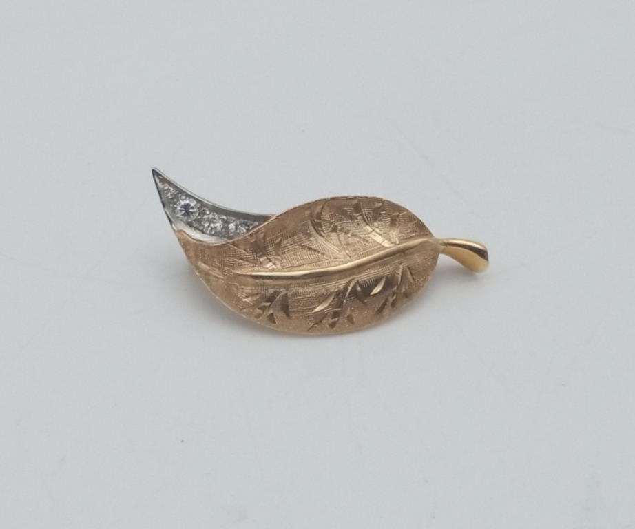 14K Yellow Gold Diamond Leaf Brooch Pin 3.8 gr