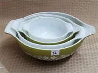 Pyrex White & Green Spring Blossoms Nesting Bowls