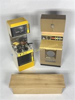 VTG Sindy Kitchen Stove & Barbie Furniture