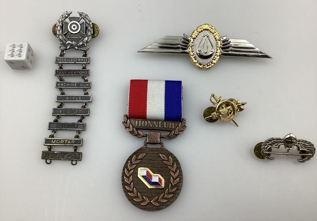 Lot d'épinglettes / médailles dont aviation