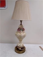 Decorative rose petal lamp