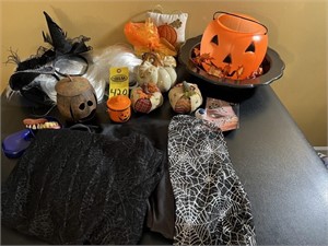 Halloween Decor & Costumes