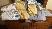 Light yellow/gray blossom comforter with shams