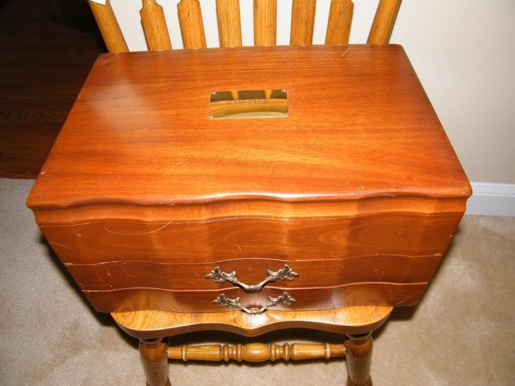 PACIFIC SILVERCLOTH LINED WALNUT SILVER CHEST