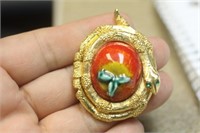 Enamel Sneak Form Locket