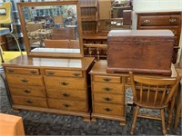 4 Pc. Maple Bedroom Set (Bed, Dresser W/ Mirror,