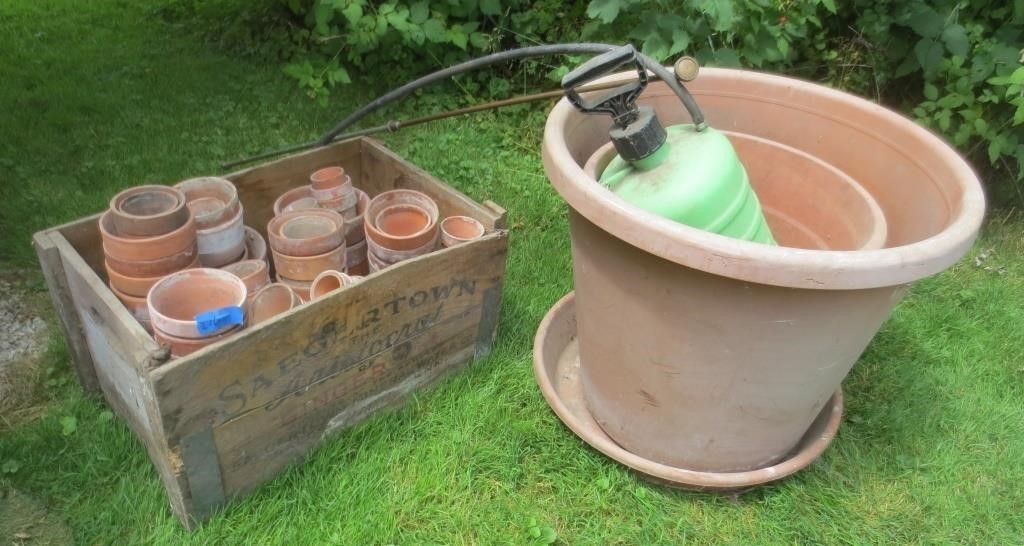 Clay pots, wood box, sprayer, plastic pot